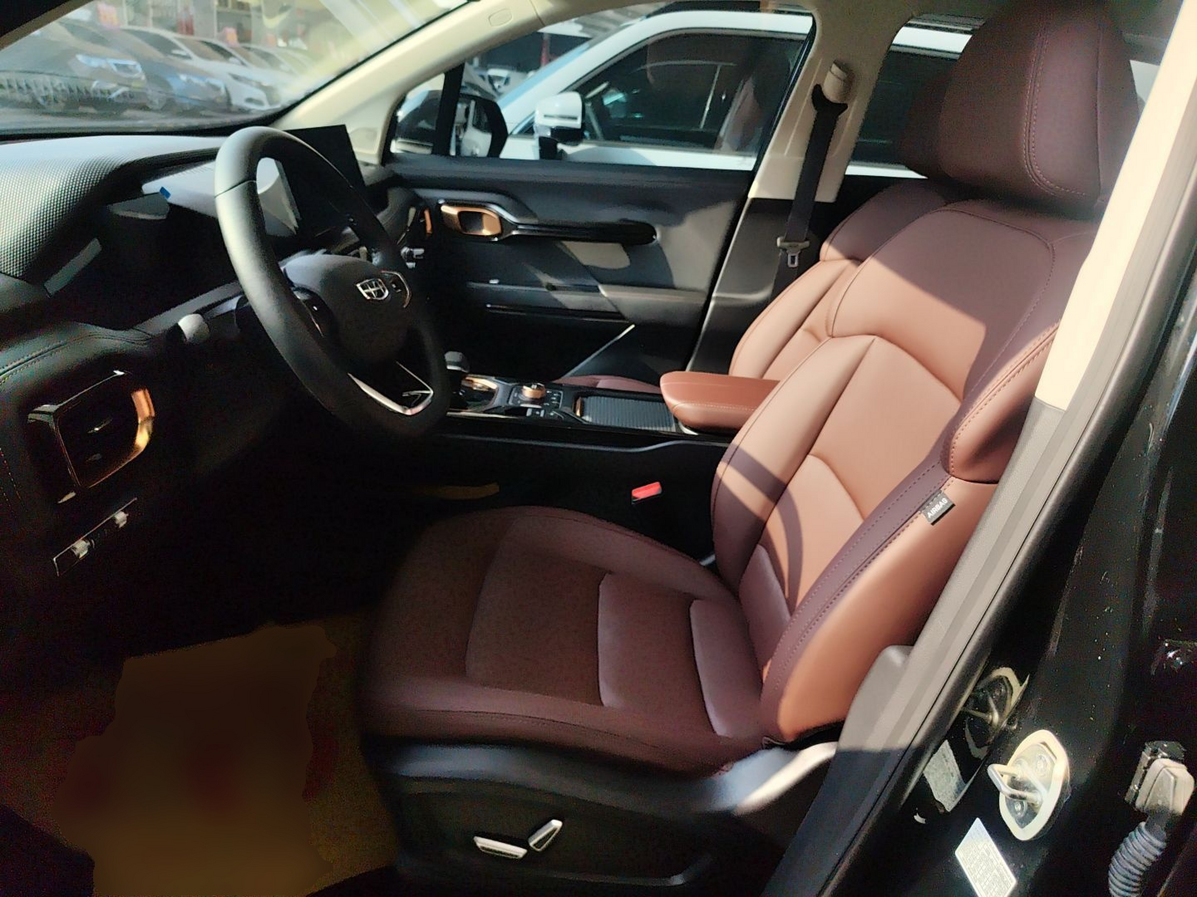 المقاعد الأمامية داخل السيارة