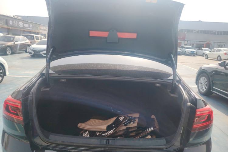 Used Volkswagen Magotan 2021 330TSI DSG 30th Anniversary Edition Trunk