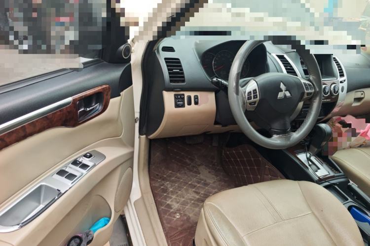 Used Mitsubishi Pajero Sport 2013 3.0L Automatic Two-Wheel Drive Luxury Edition