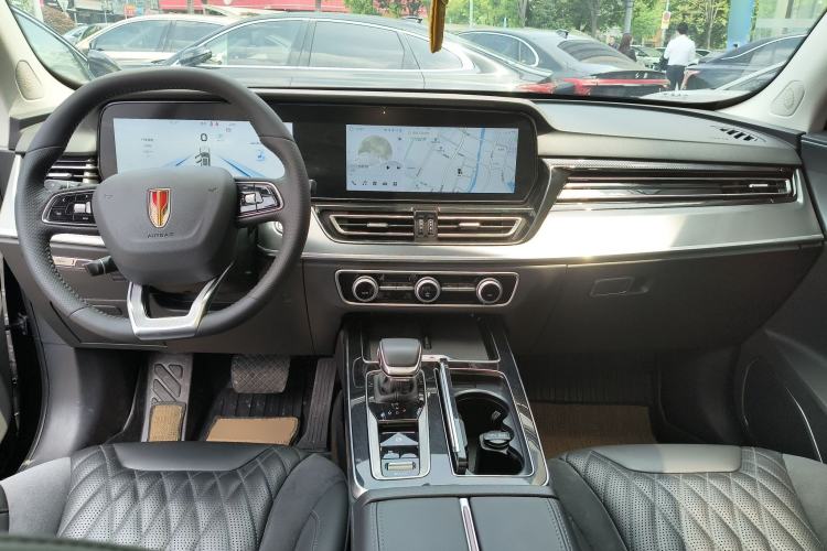 Used Hongqi HS5 2023 2.0T Four-Wheel Drive Flagship Pro Edition Center Console