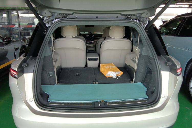 Used Nio ES8 2023 75 kWh Executive Edition
