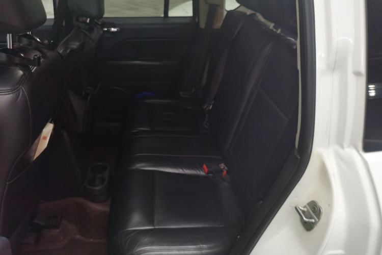 Used Jeep Compass 2013 2.4L four-wheel-drive sport version