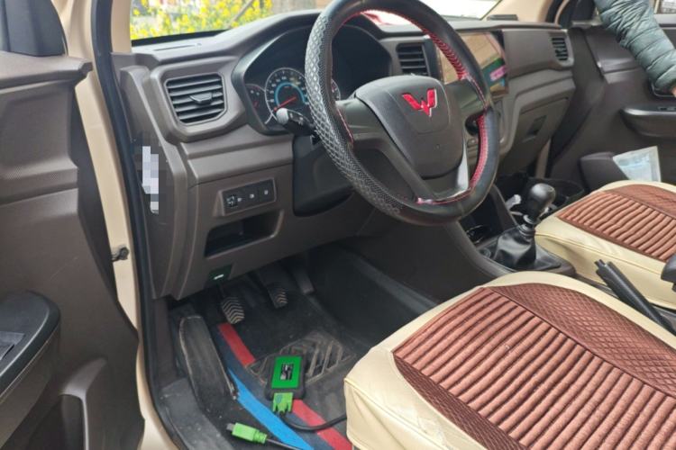 Used Wuling Hongguang V 2022 1.5L Enjoy Edition Electric-Powered LAR Driver Seat