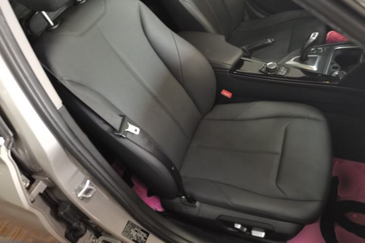 Used BMW 3 Series 2016 320Li Ambition Model
