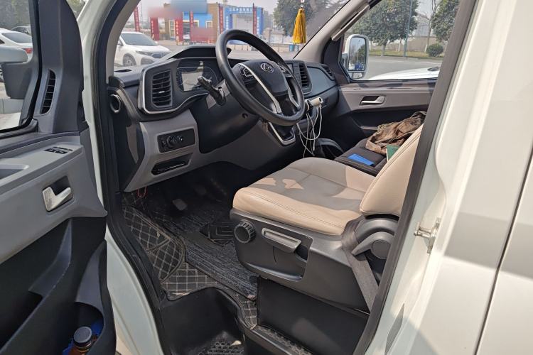 Used SAIC MAXUS Xintu V80 2019 2.0T Plus 6-Speed Manual – Aoyuntong Short Wheelbase Ultra-Low Roof 5/6-Seater