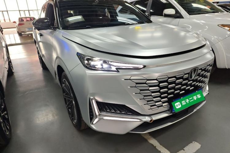 Used CHANGAN UNI-K 2023 2.0T Two-Wheel Drive Yue Ling Trim