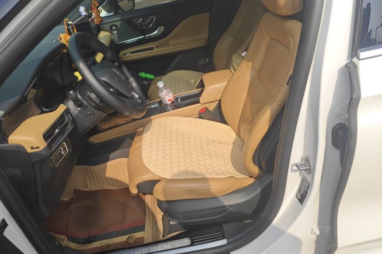 Used Lincoln Corsair 2020 2.0T Four-Wheel Drive Prestige Edition Left Front Seat