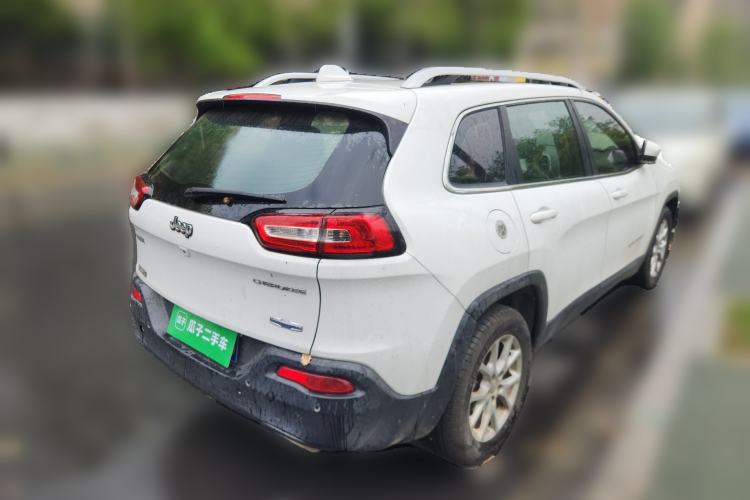 Used Jeep Cherokee 2016 2.4L Leading Smart Version Rear Right 45 Deg