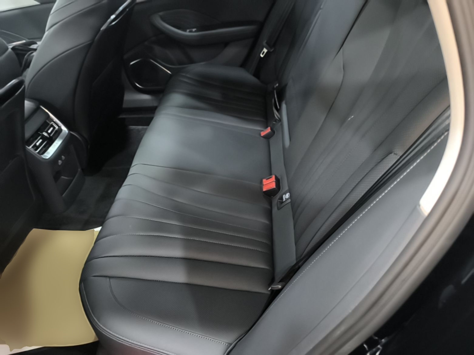 Hongqi H5 PHEV 2025 130 Super Hybrid Version — снимка 20