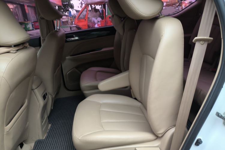Used Baojun 730 2016 1.5T Manual Comfort Version 7 Seats