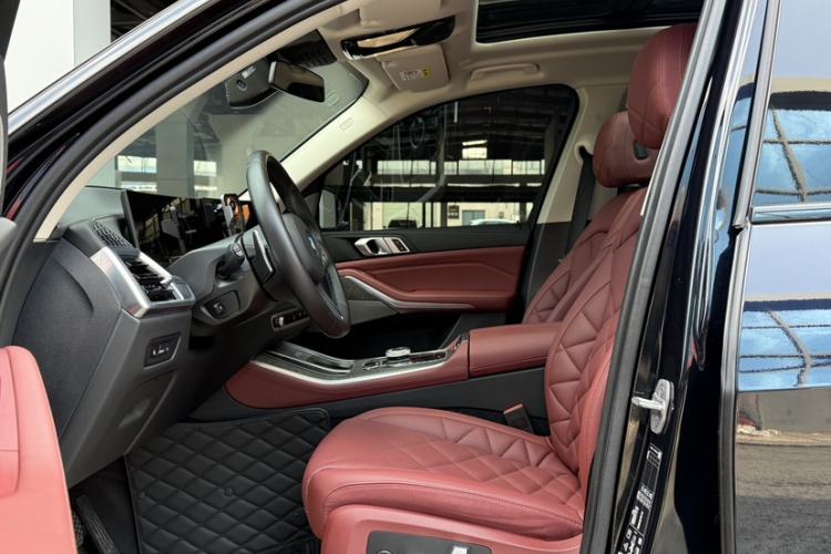 Used BMW X5 2023 xDrive 30Li Luxury M Sport Night Edition Package
