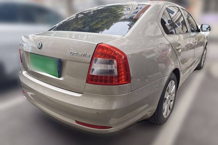 Used Skoda Octavia 2013 1.6L Manual Yijie Edition Rear Right 45 Deg