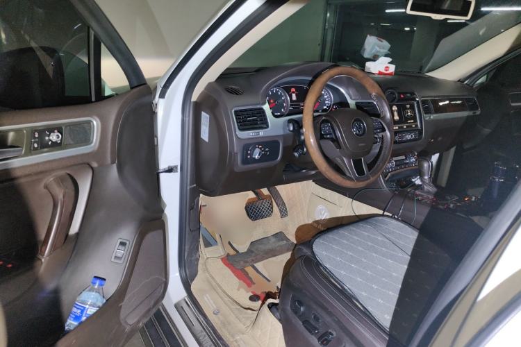 Used Volkswagen Touareg 2015 3.0 TSI Comfort Model Driver Seat