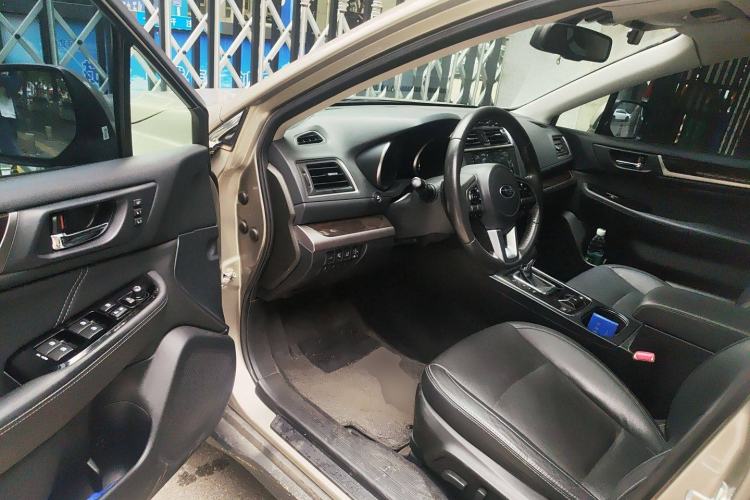 Used Subaru Outback 2016 2.5i Luxury Navigation Edition Driver Seat