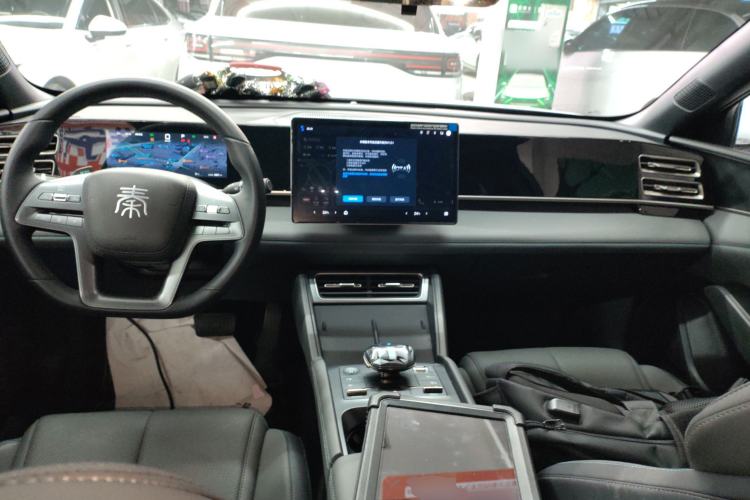 Used BYD Qin L 2025 DM-i Smart Drive 80KM Leading Model
