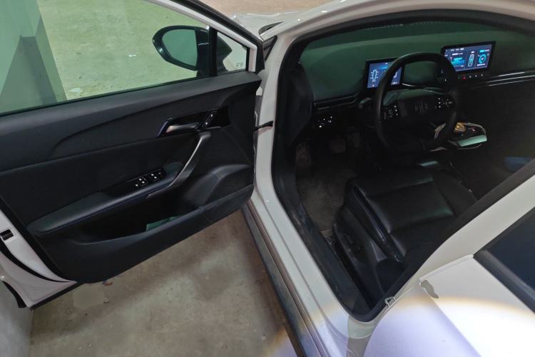 Used MG 4 EV 2022 425 km Luxury Edition
