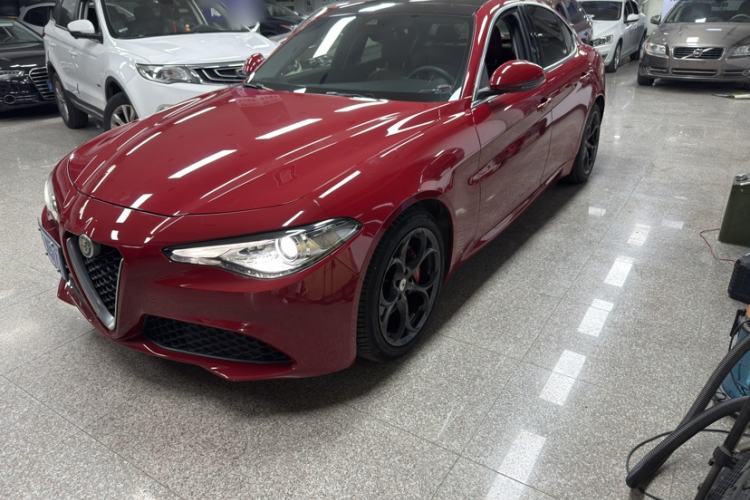 Used Alfa Romeo Giulia 2017 2.0T 200HP Luxury Edition