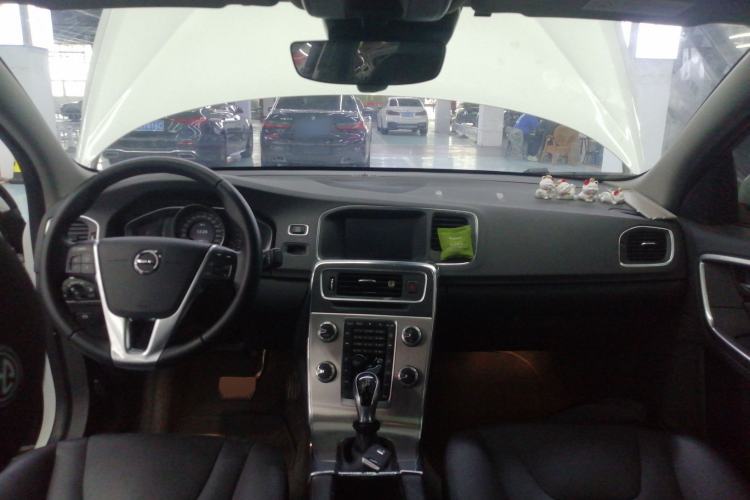 Used Volvo S60 2019 S60L T3 Intelligent Upgrade Edition Center Console