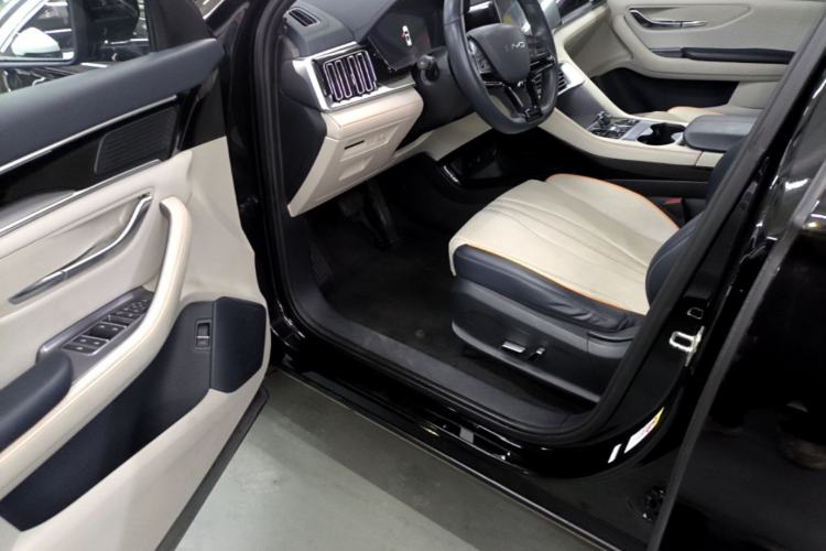 Used BYD Song PLUS New Energy 2023 Champion Edition DM-i 110KM Flagship Model Driver Seat