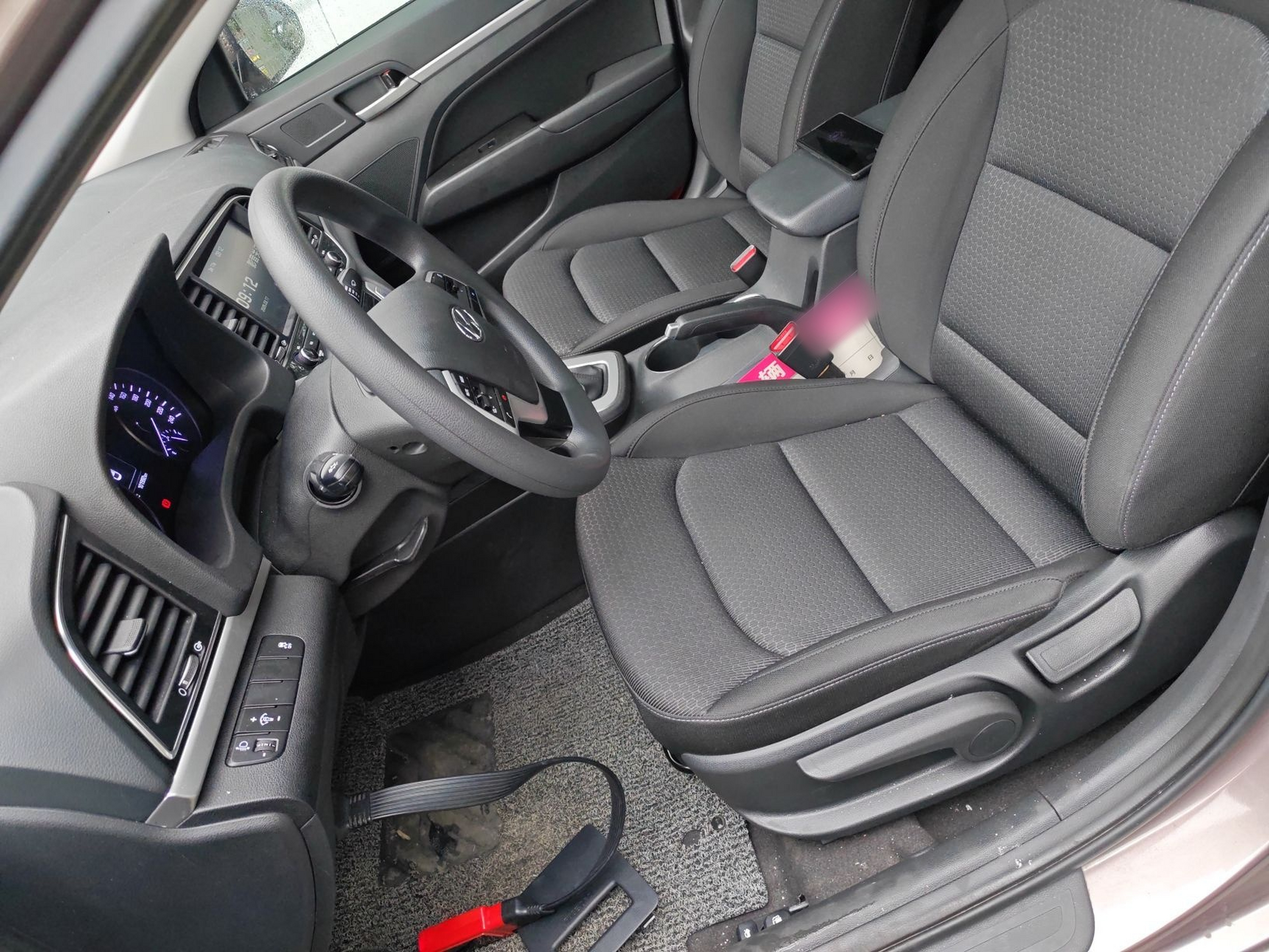 Переднее сиденье в автомобиле