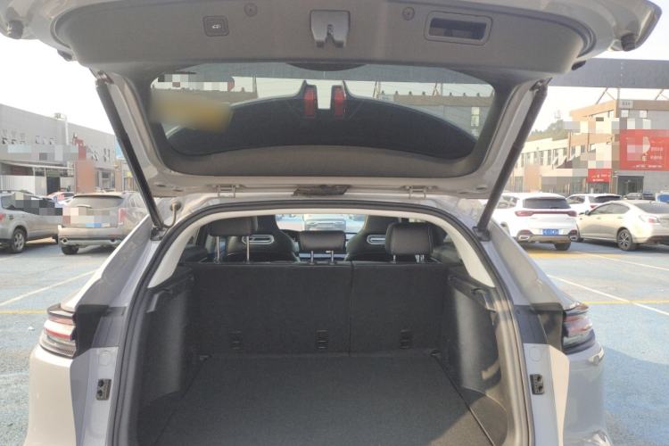 Used Changan UNI-K 2024 2.0T Two-Wheel Drive YueShang Trim