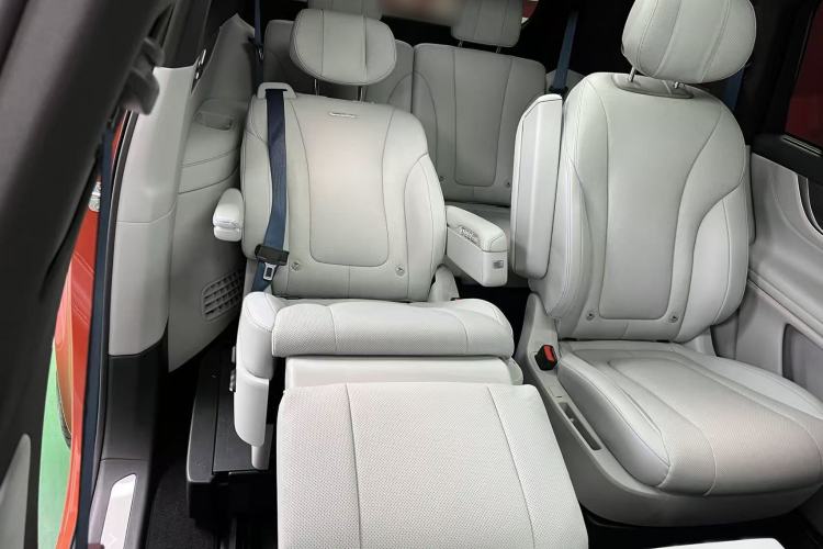 Used Hima AITO M9 2024 Range-Extended Ultra Version 42 kWh 6-Seater Model Interior 9