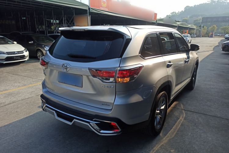 Used Toyota Highlander 2017 2.0T Two-Wheel Drive Luxury Edition 7 Seats
