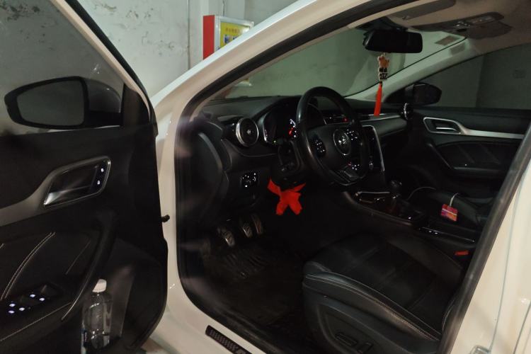 Used MG 6 2017 20T Manual Luxury Smart Connect Version China V Standard
