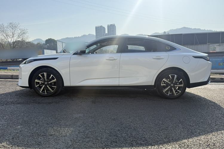 Used Changan Eado 2025 Blue Whale 1.5T 500Bar Prestige Model
