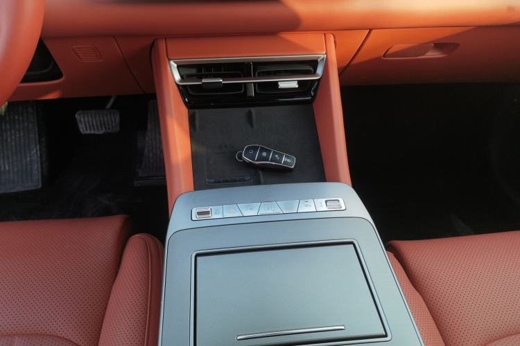 Used BYD Tang L 2025 DM 200KM Four-Wheel Drive LiDAR Flagship Model
