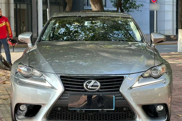 Used Lexus IS 2015 200T Leading Edition