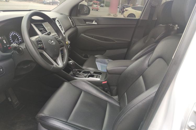 Used Hyundai Tucson 2018 1.6T Dual-Clutch Two-Wheel Drive 15th Anniversary Special Edition Left Front Seat