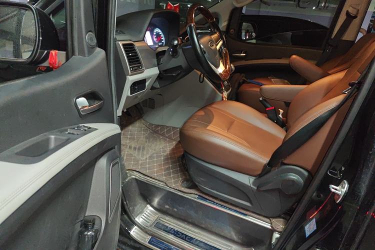 Used JAC Refine M4 2019 Business & Travel Series 2.0L Manual Comfort Model China VI