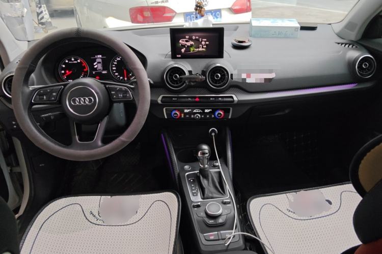 Used Audi Q2L 2020 35 TFSI Fashion Dynamic Model Center Console