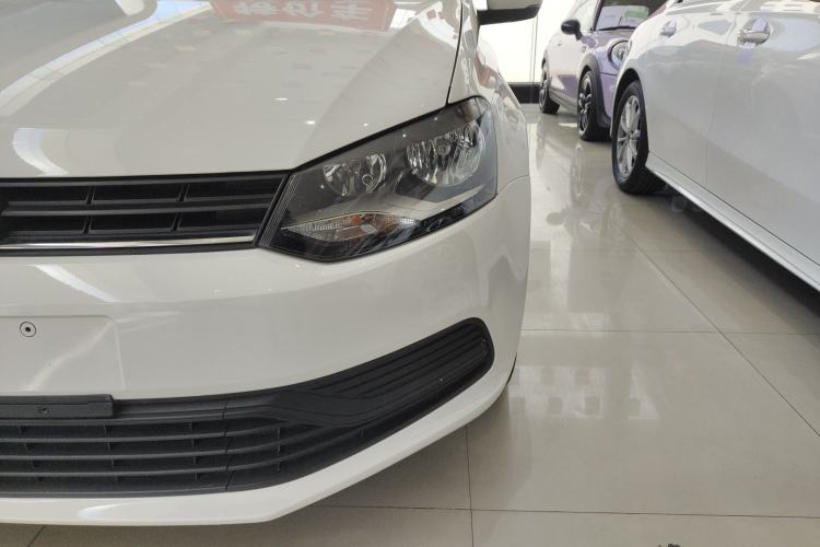 Used Volkswagen Polo 2016 1.4L Manual Fashion Model
