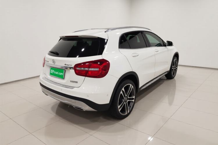 Used Mercedes-Benz GLA 2015 GLA 220 4MATIC Fashion Model