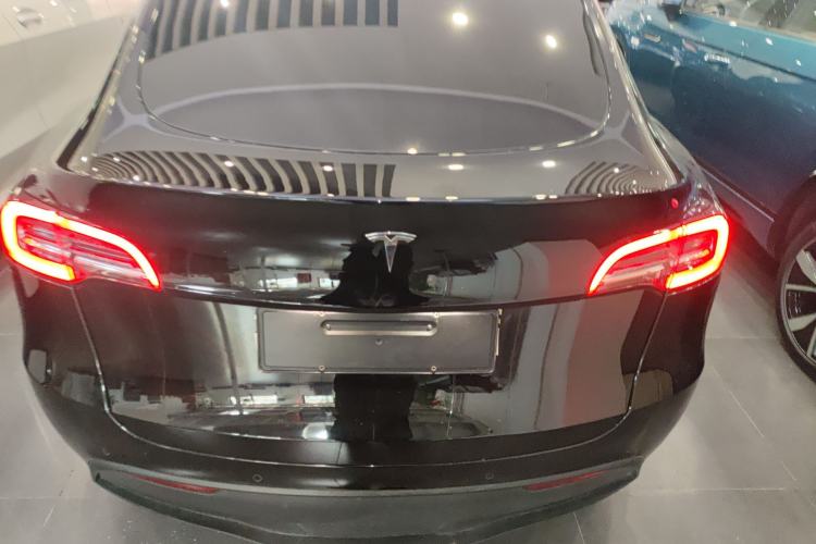 Used Tesla Model Y 2022 Long-Range All-Wheel-Drive Version