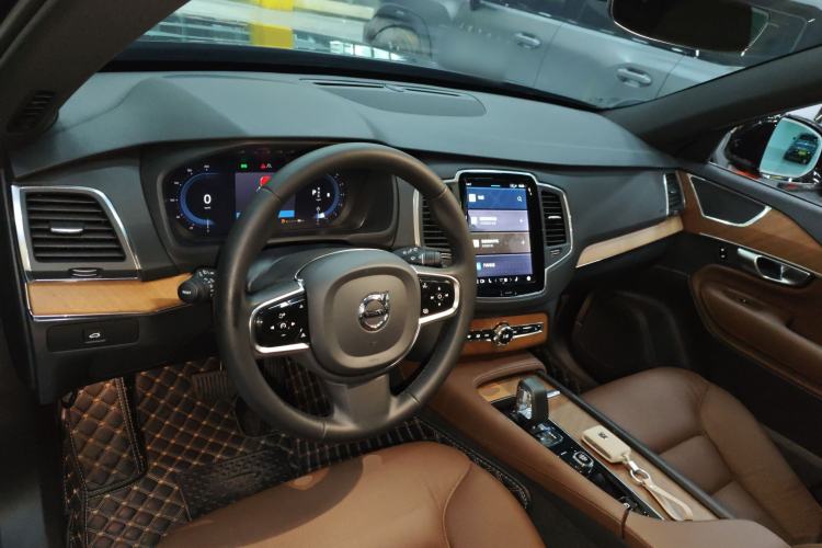 Used Volvo XC90 2024 B5 SmartDrive Luxury Edition 7-Seater
