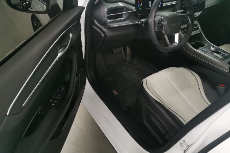 Used BYD Destroyer 05 2024 HONOR Edition DM-i 55KM Luxury Model Driver Seat