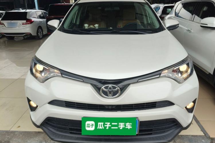 Used Toyota RAV4 2016 2.0L CVT Two-Wheel Drive Fashion Edition China V Standard