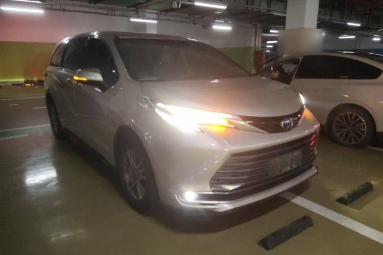 Used Toyota SIENNA 2021 2.5L Hybrid Luxury Edition Exterior 1