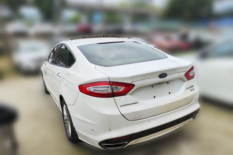 Used Ford Mondeo 2013 2.0L GTDi 200 Luxury Model Rear Left 45 Deg