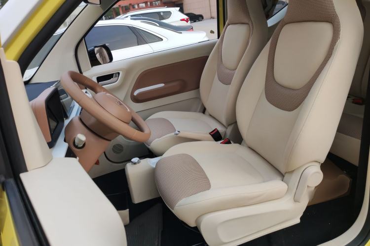 Used Wuling Hongguang MINIEV 2024 3rd Generation 215km Advanced Version Left Front Seat
