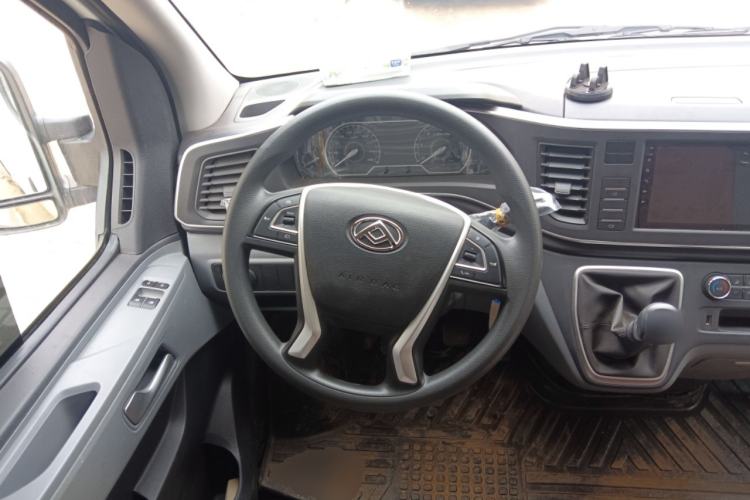 Used SAIC MAXUS Xintu V80 2025 Value Edition Aoyuntong 2.0T Manual Short Wheelbase Mid-Height 127 Ps 7/9 Seats