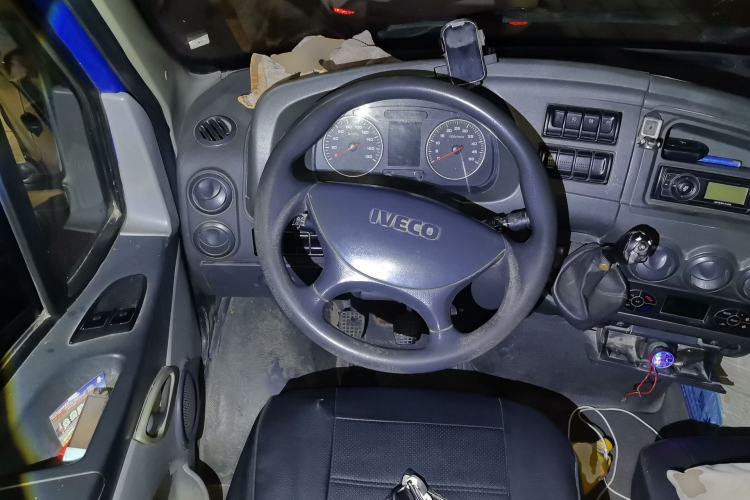 Used Iveco Power Daily 2017 2.5T Classic A37 High-Roof 7-Seater Passenger Van 47Z5
