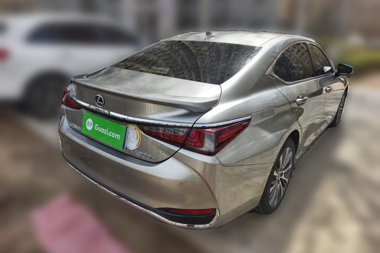 Used Lexus ES 2020 260 Deluxe Edition

