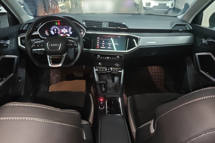 Used Audi Q3 2021 35 TFSI Fashion Dynamic Model Center Console