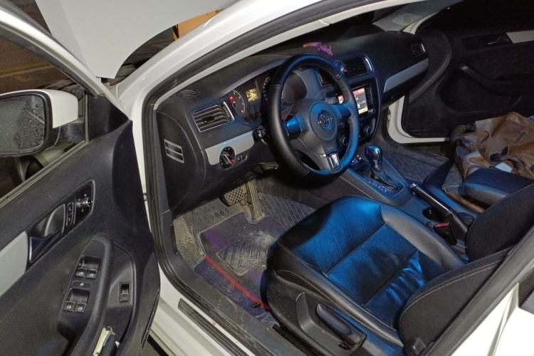 Used Volkswagen Sagitar 2014 Revised Version 1.6L Automatic Comfort Edition Driver Seat