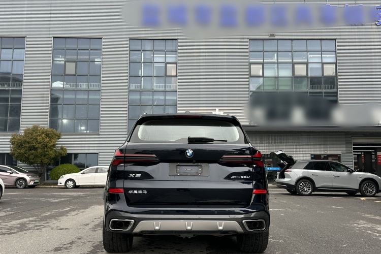 Used BMW X5 2023 xDrive 30Li Luxury M Sport Package Exterior 6