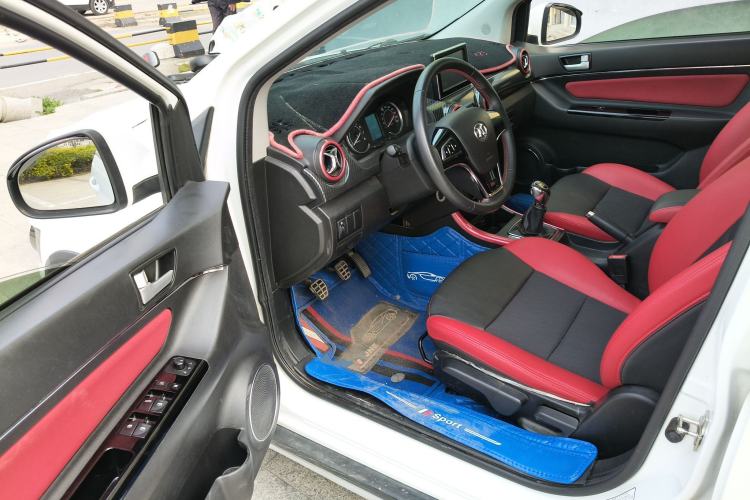 Used BAIC Senova X25 2015 1.5L Manual Elite Edition Driver Seat